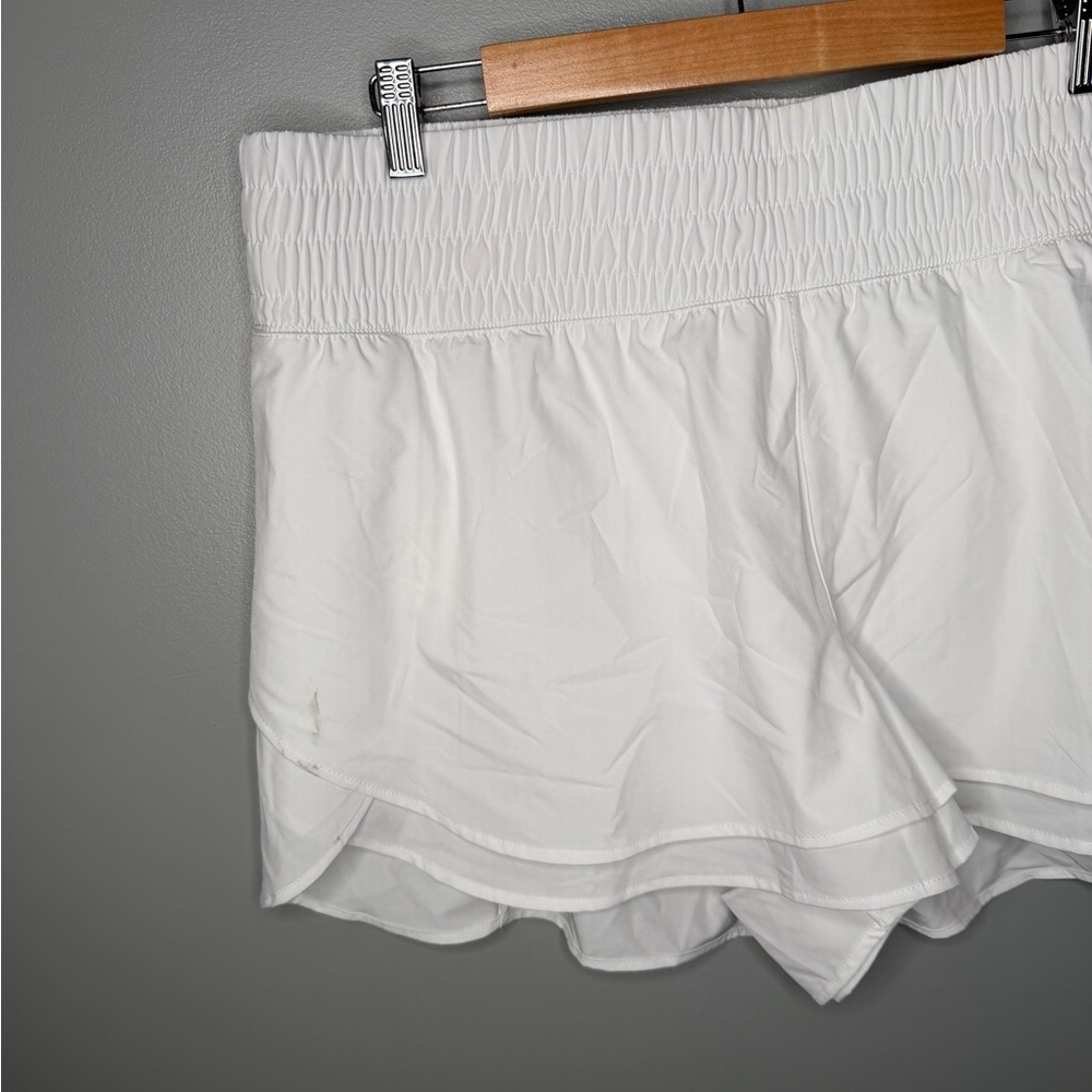 NWT CALIA Step Up High Rise Performance Short - Pure White - Picture 4 of 9